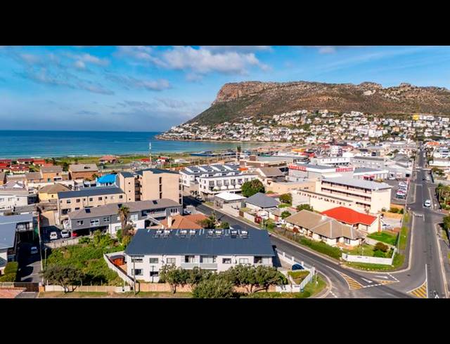 2 BEDROOM APARTMENT FOR SALE IN FISH HOEK